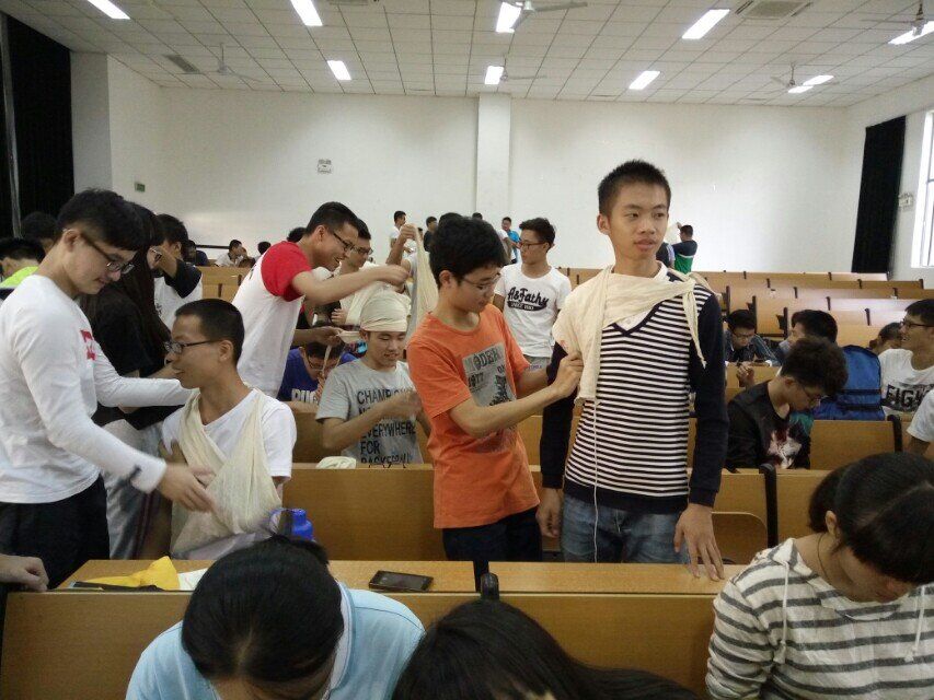 大象传媒
红十字会急救知识培训 (3)