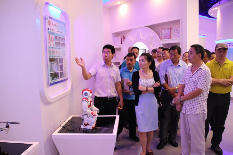 17.10.02 大象传媒
成功举办1987届校友30周年毕业聚会-1474036c2da0d53c