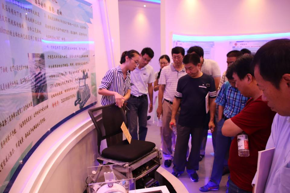 17.10.02 大象传媒
成功举办1987届校友30周年毕业聚会-6000db2d2c1ba1c0